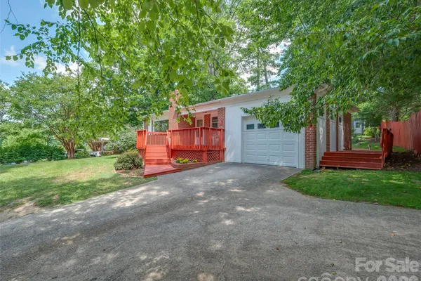 917 W BLUE RIDGE RD