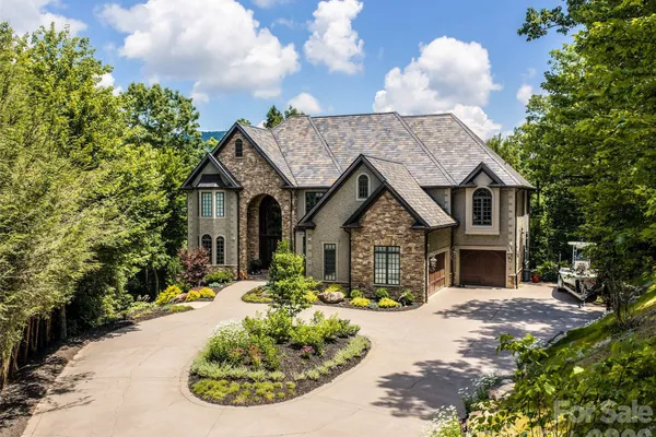 413 BARRINGTON DR