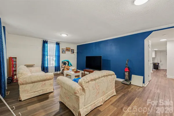 312 VANCE AVE