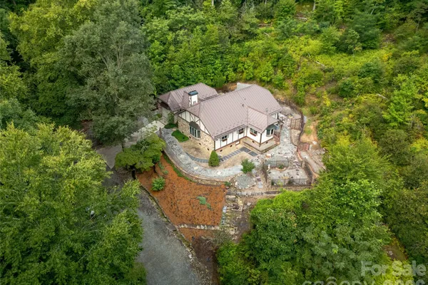 275 HUBBARD HOLLOW RD
