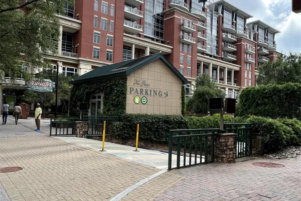435 S TRYON ST 708
