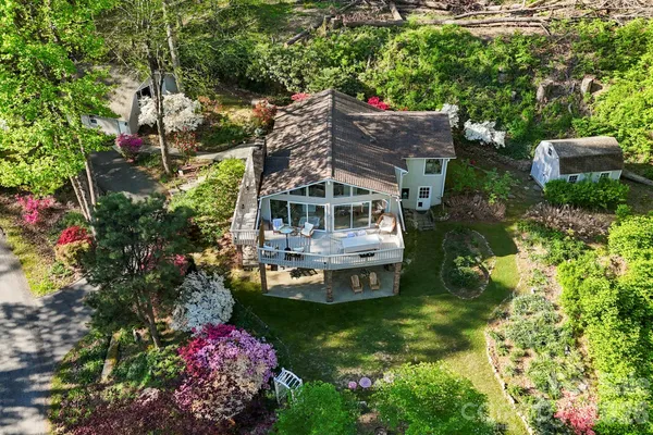 336 SKY LAKE DR