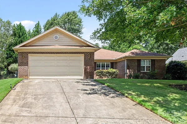 207 EDENSHIRE CT