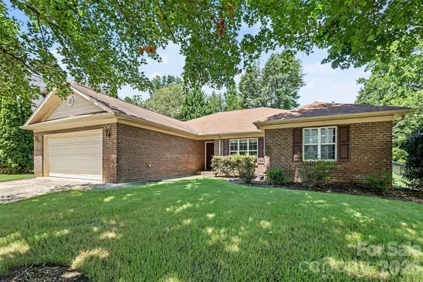 207 EDENSHIRE CT