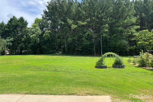 115 CHARLES FARM DR