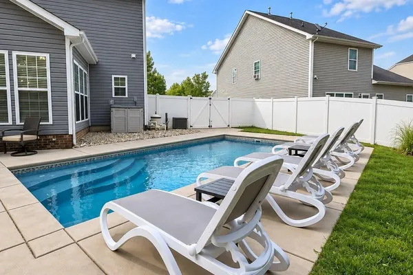 1016 ELLIS POND DR