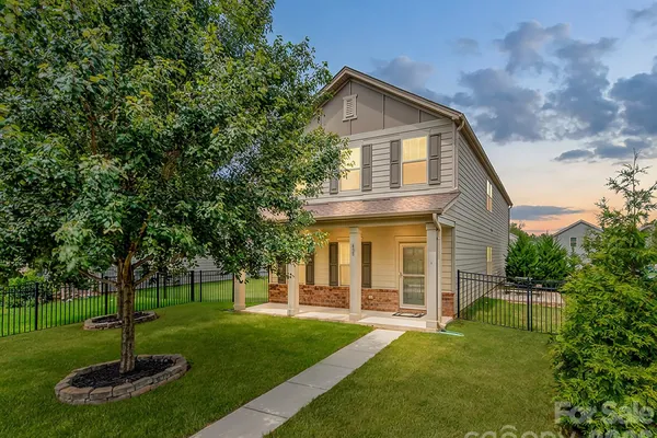 438 NIXON RD