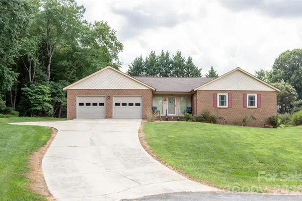 220 SHERWOOD DR 22