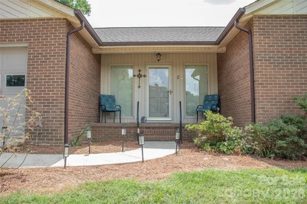 220 SHERWOOD DR 22