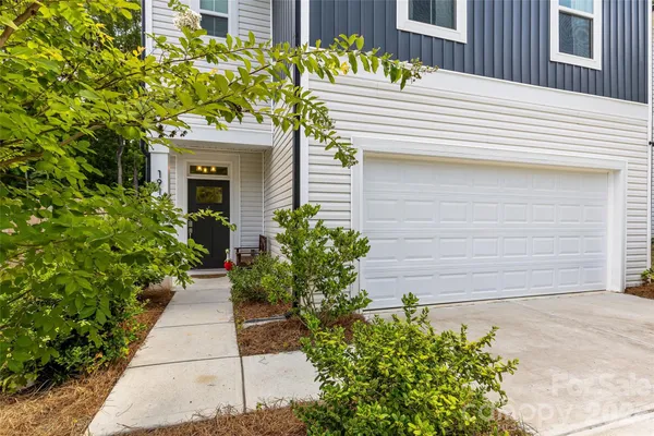 1913 MARLWOOD CIR