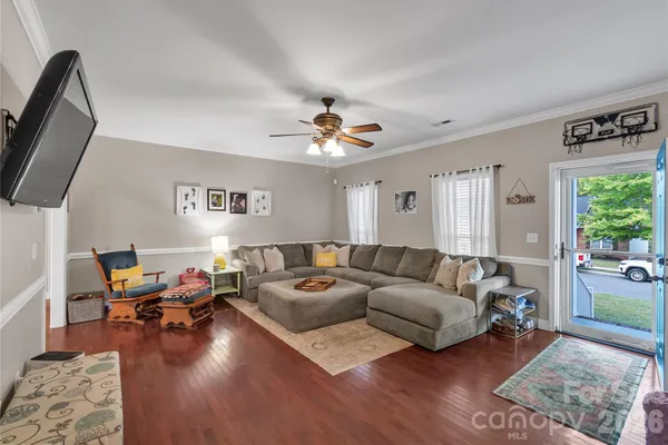 119 BROOKVIEW DR