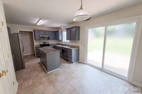 5714 WAVERLY LYNN LN