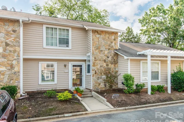 104 HERITAGE PKWY 104