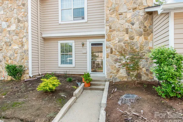 104 HERITAGE PKWY 104