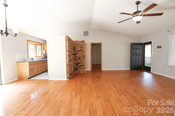 5516 BROOKWOOD LN