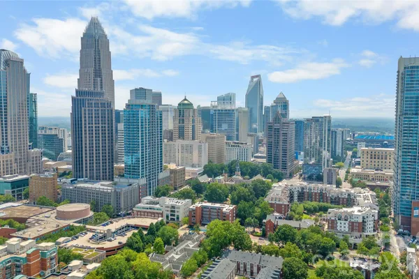 224 N POPLAR ST 22
