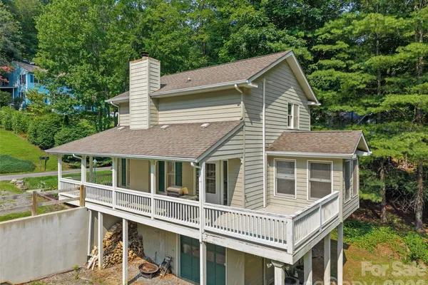 218 JUNALUSKA OAKS DR