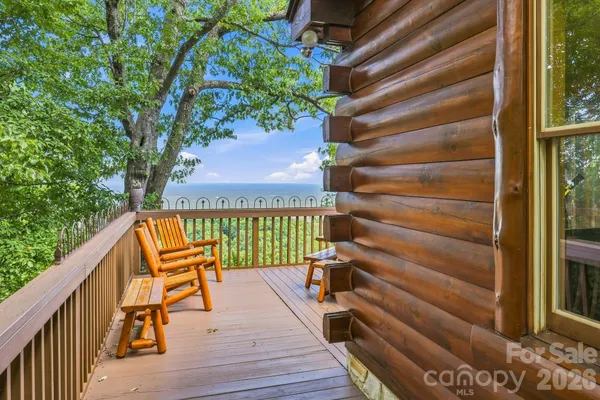 155 HICKORY NUT LN