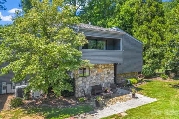 429 MOUNTAINS BLVD C-103