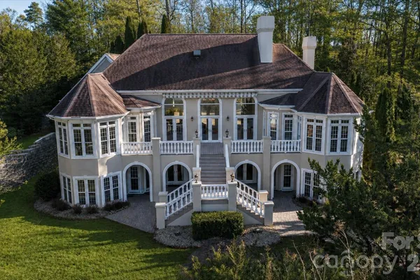 705 LAKE CLUB DR