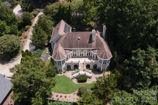 705 LAKE CLUB DR