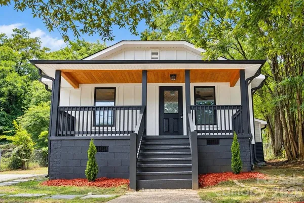 15 MEADOWVIEW AVE