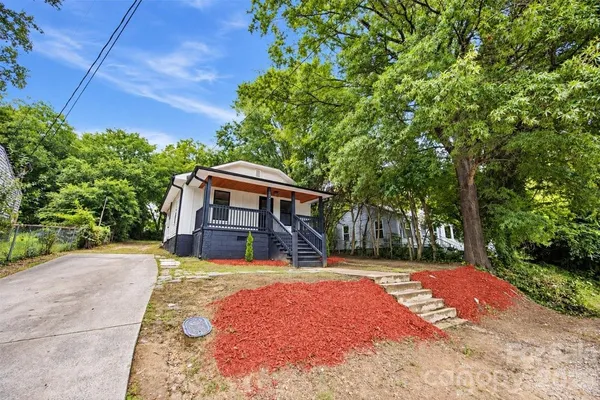 15 MEADOWVIEW AVE