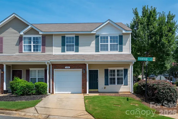 620 FOUNTAIN CT
