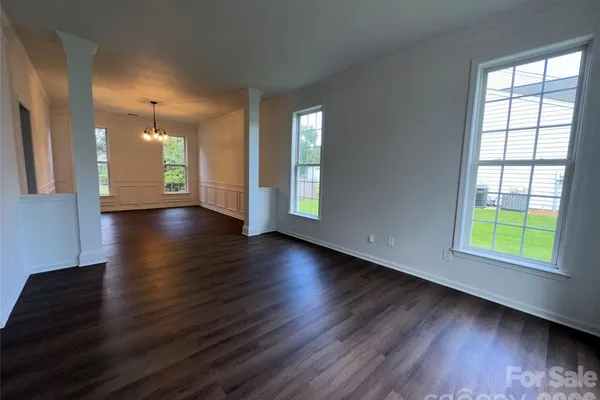 5867 CRIMSON OAK CT