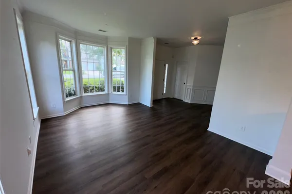 5867 CRIMSON OAK CT