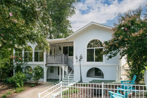 12 PEELER DR