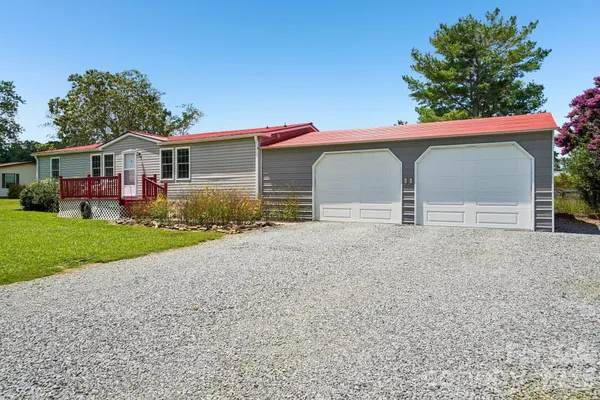 210 LEIGH ANNE LN