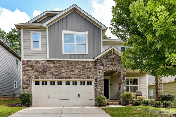 1556 SPRING BLOSSOM TRL