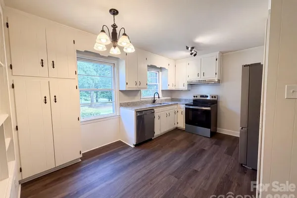 1077 ALLENDALE CIR