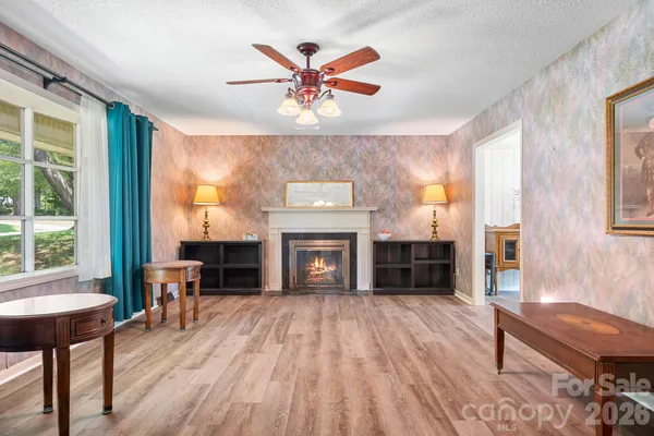 1009 SPRINGS RD