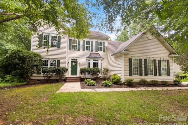 153 MONTROSE DR