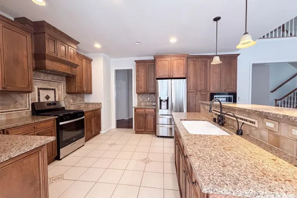 153 MONTROSE DR