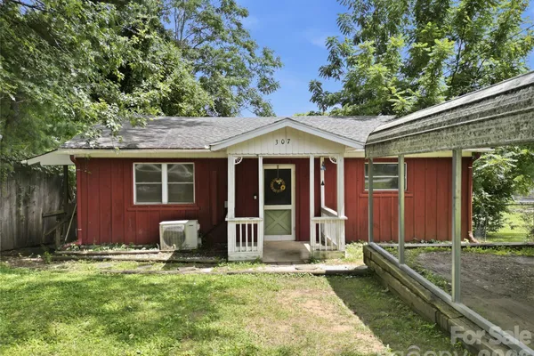 307 BEVERLY AVE