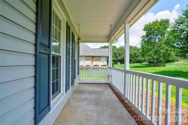144 OAK POINT DR