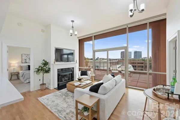 315 ARLINGTON AVE 504