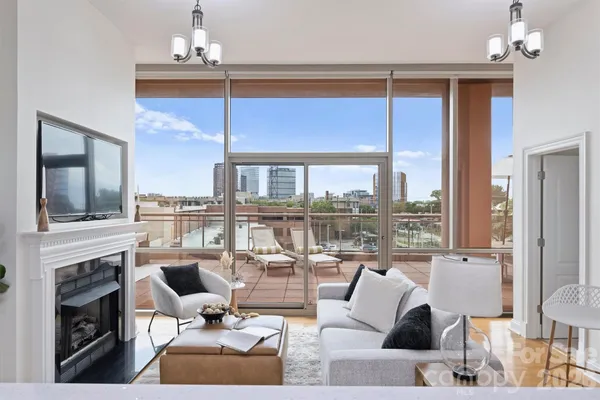 315 ARLINGTON AVE 504