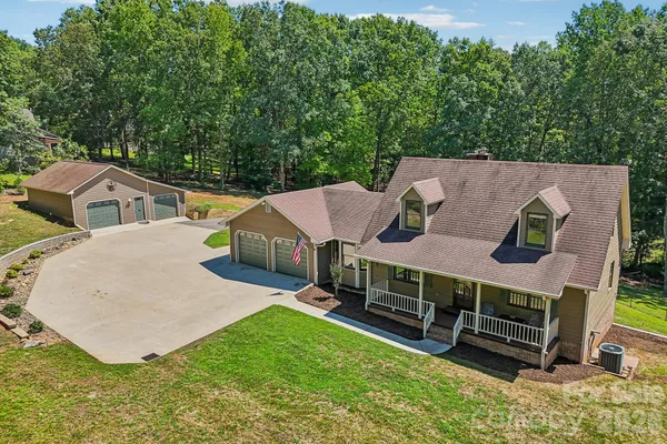 158 MALLARD DR
