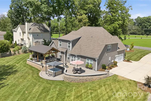 304 STUTTS RD 451