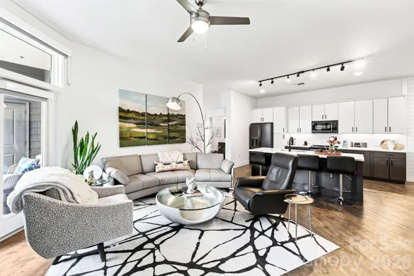 55 S MARKET ST 501