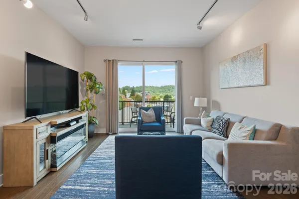 45 ASHELAND AVE STE 405