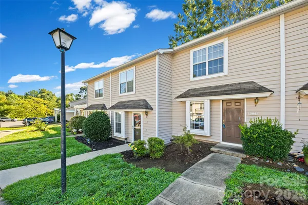 304 HERITAGE PKWY