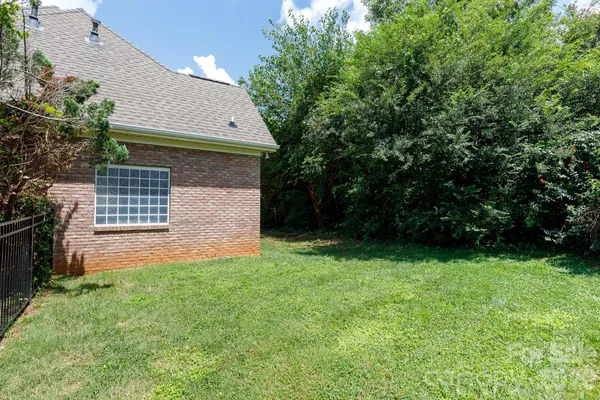 186 LAKE COMMONS DR 04