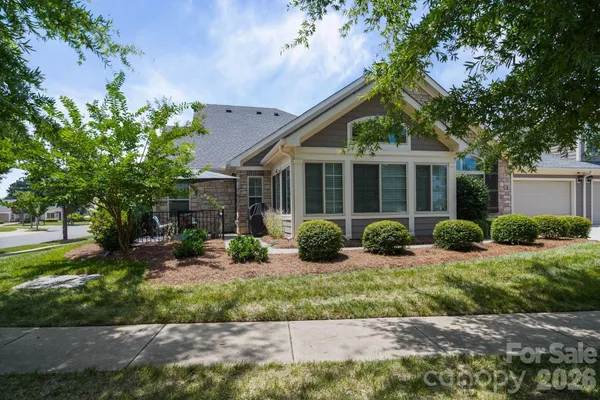2307 VILLA OAKS CT