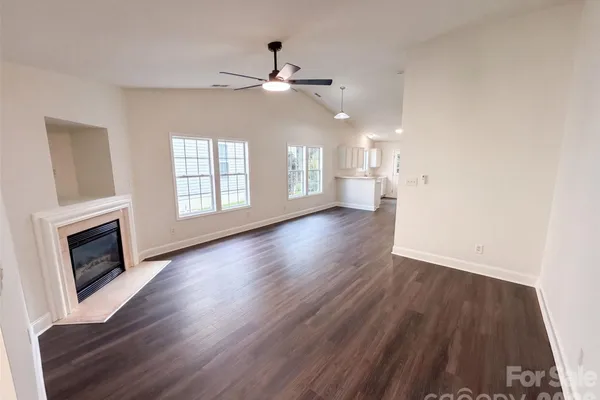 3011 KANSAS CITY DR