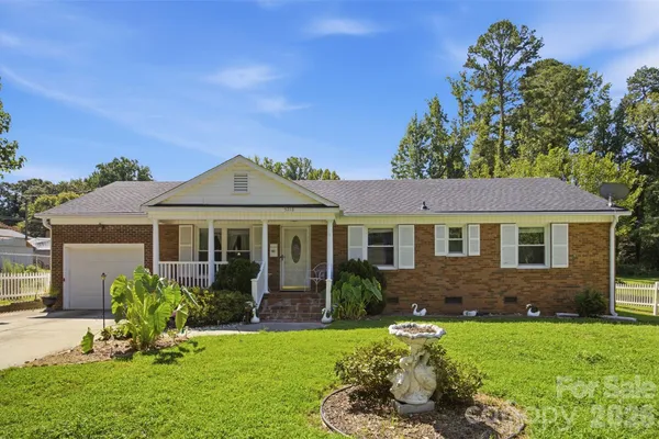5218 DOLPHIN LN